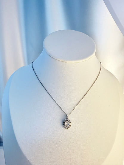 Oval Glow Necklace