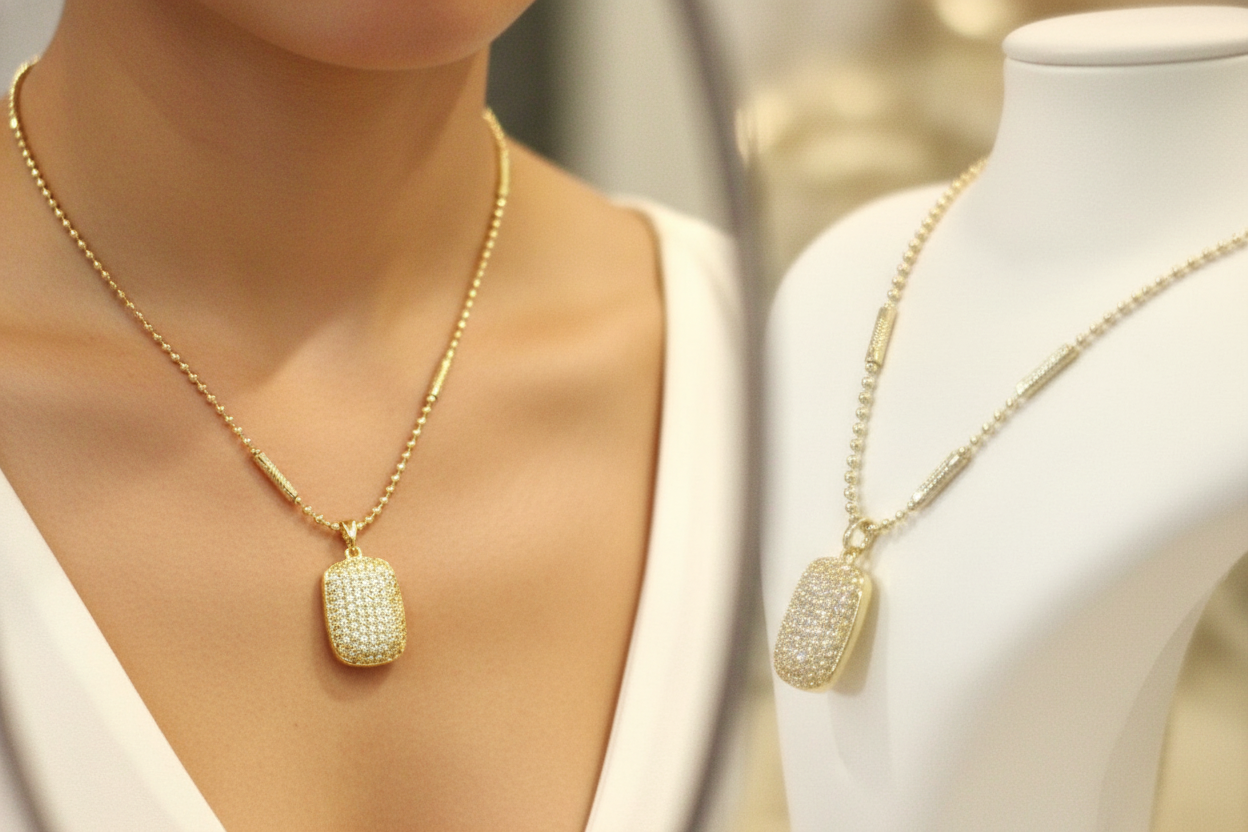 Shimmer Glow Necklace. נגיעה של אור
لمسة من النور