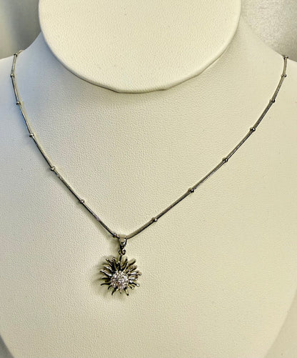 عقد النجمة الفضية