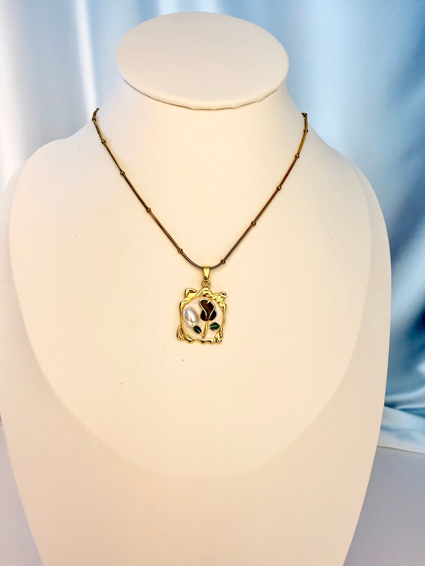 Noir Elegance Necklace