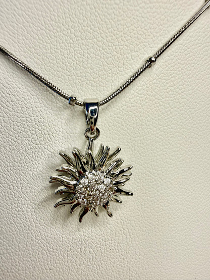 عقد النجمة الفضية