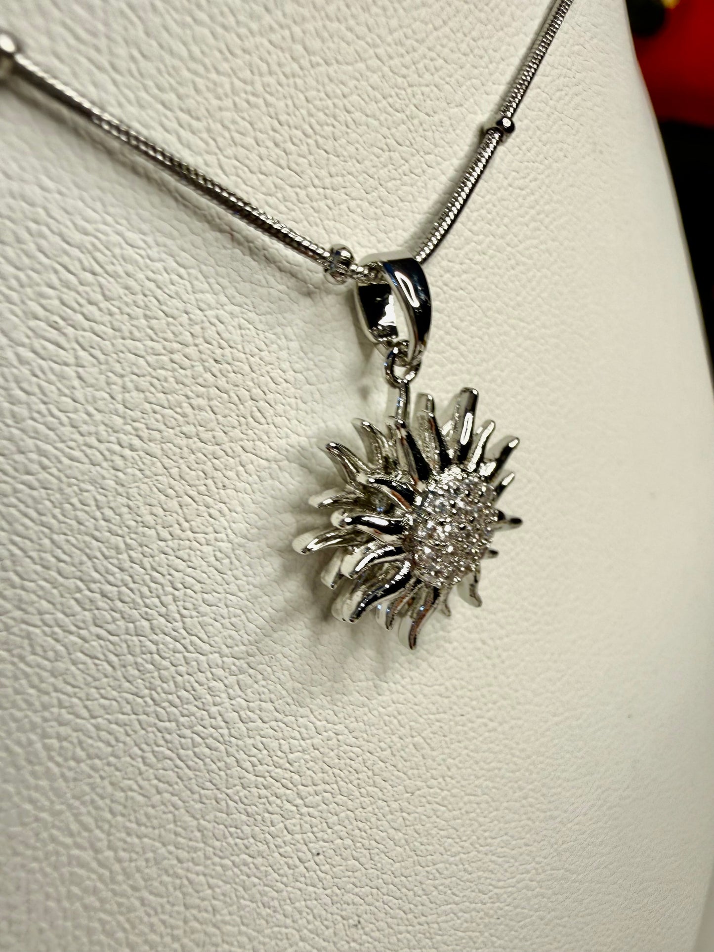 عقد النجمة الفضية