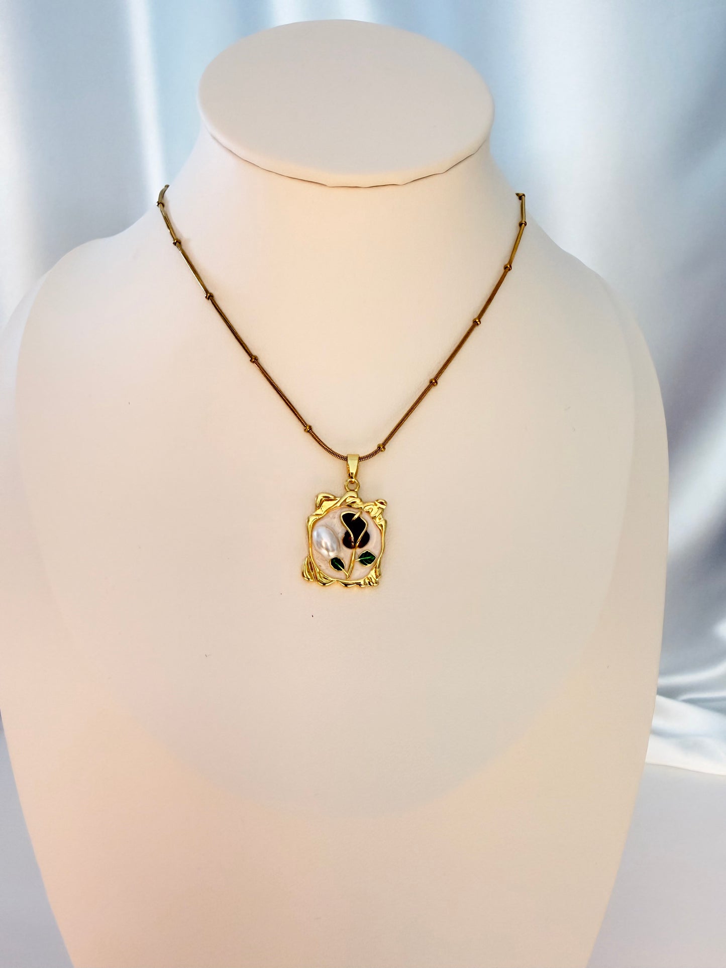 Noir Elegance Necklace