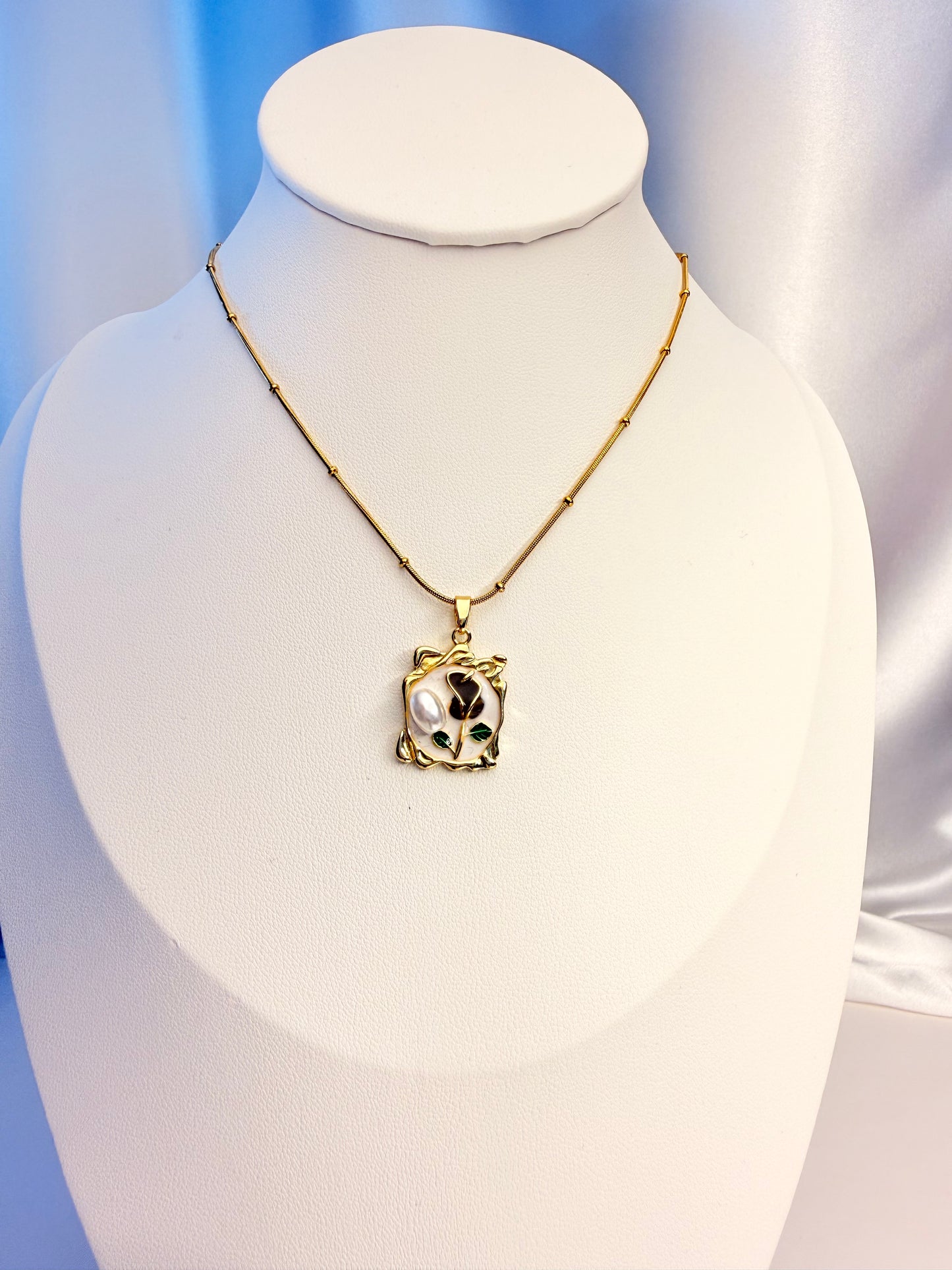 Noir Elegance Necklace