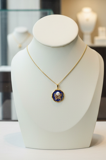 الفراشة واللؤلؤة